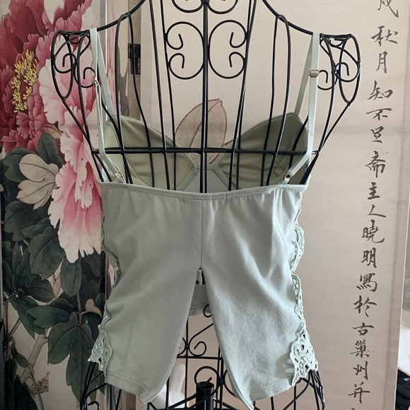 Crop cami with lace detail and back zipper - Picture 2 of 3